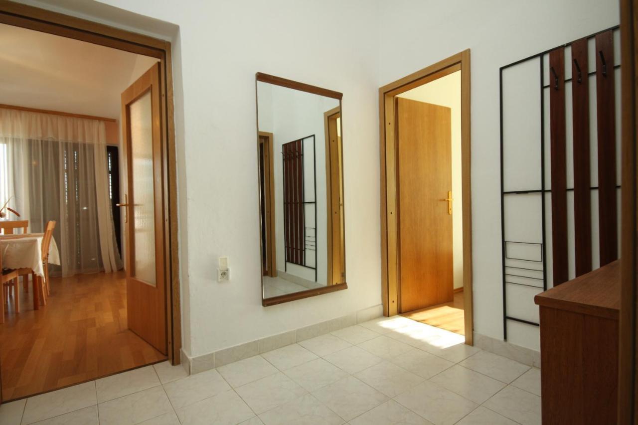 Apartments With A Swimming Pool Pula - 7356 Bagian luar foto